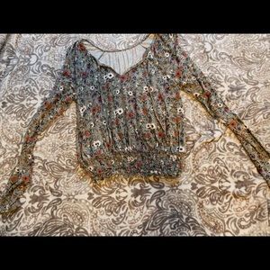 Long sleeve crop top